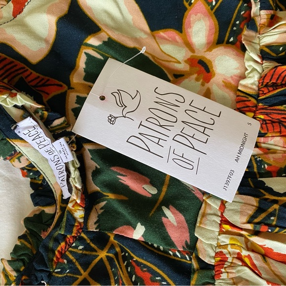 Patrons of peace Top - Picture 2 of 3